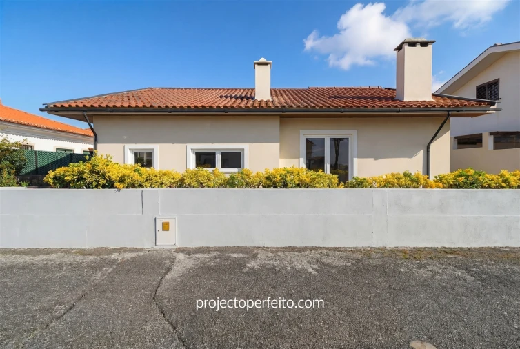 Moradia T4 para Venda em Esmoriz Foto 4