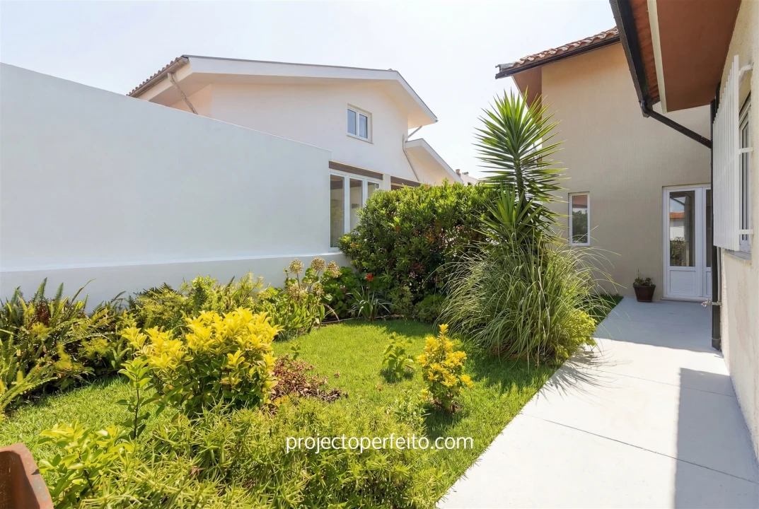 Moradia T4 para Venda em Esmoriz Foto 6