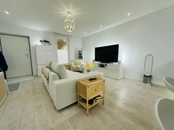 Apartamento T1 para Venda em Buarcos Foto 3