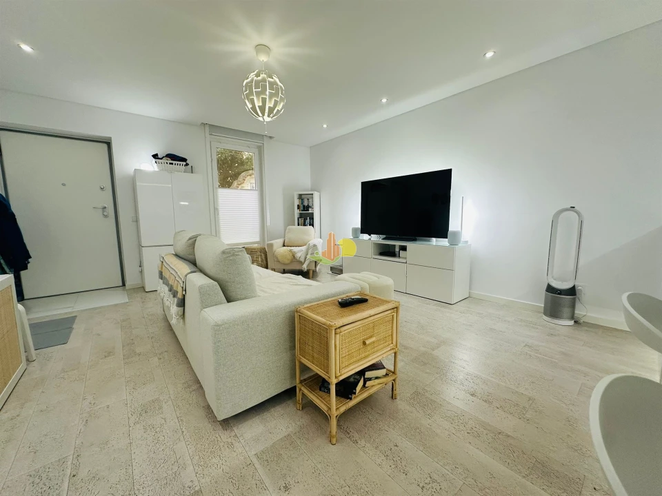 Apartamento T1 para Venda em Buarcos Foto 3