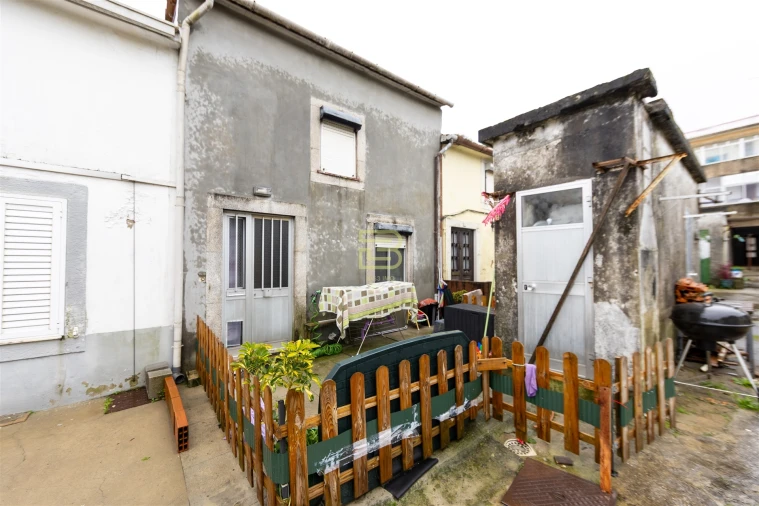 Moradia T2 para Venda em Paranhos Foto 4