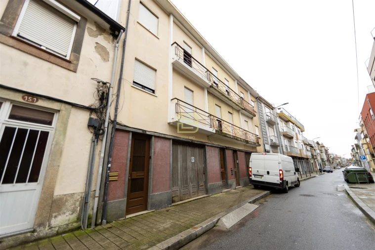 Moradia T2 para Venda em Paranhos Foto 1