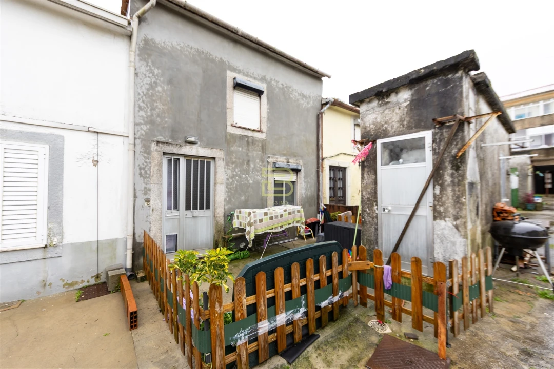 Moradia T2 para Venda em Paranhos Foto 4