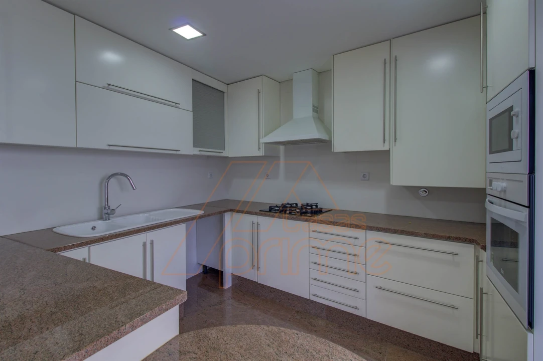 Apartamento T3 para Venda em Sé Nova, Santa Cruz, Almedina e São Bartolomeu Foto 13