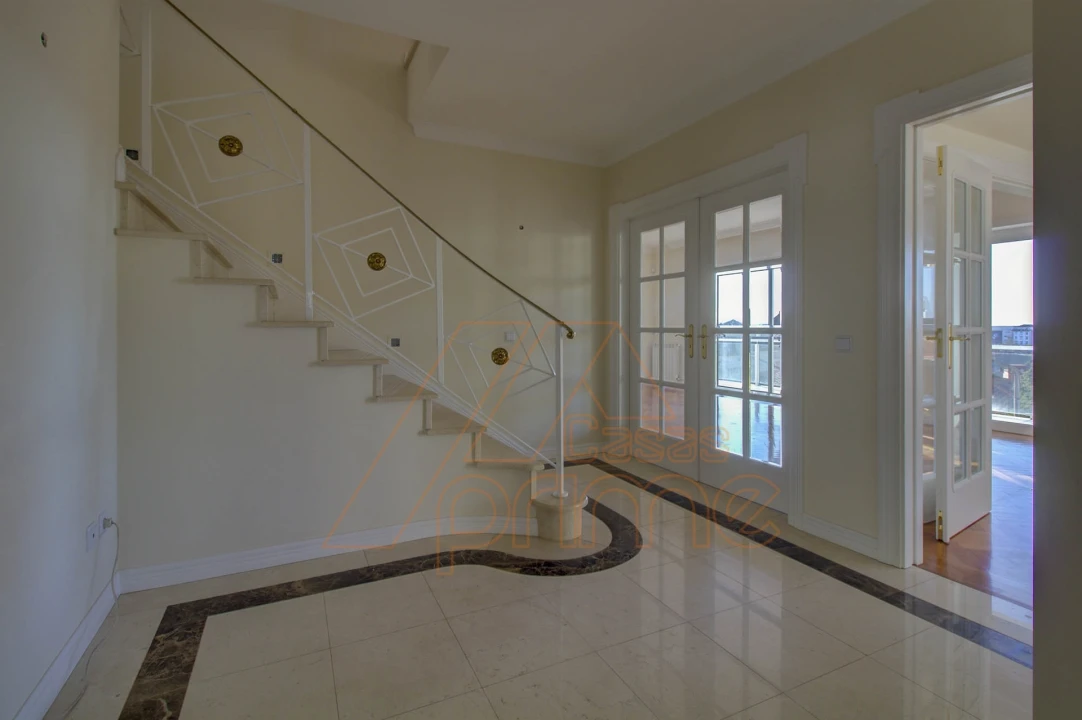 Apartamento T3 para Venda em Sé Nova, Santa Cruz, Almedina e São Bartolomeu Foto 2