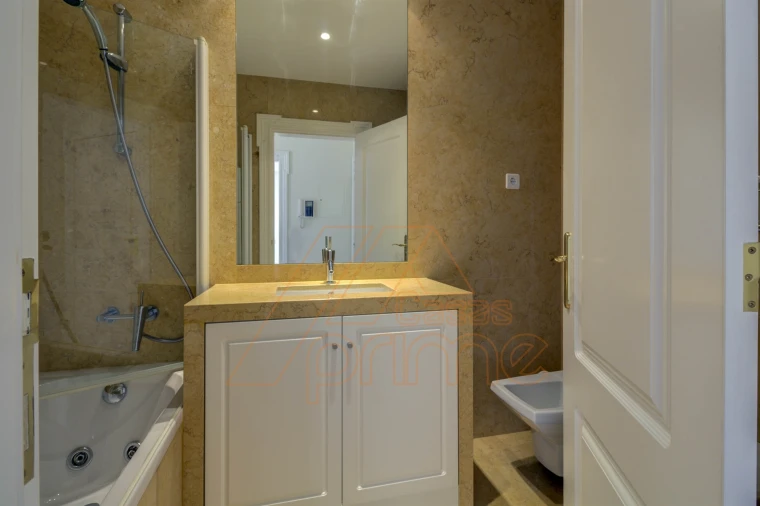 Apartamento T3 para Venda em Sé Nova, Santa Cruz, Almedina e São Bartolomeu Foto 18