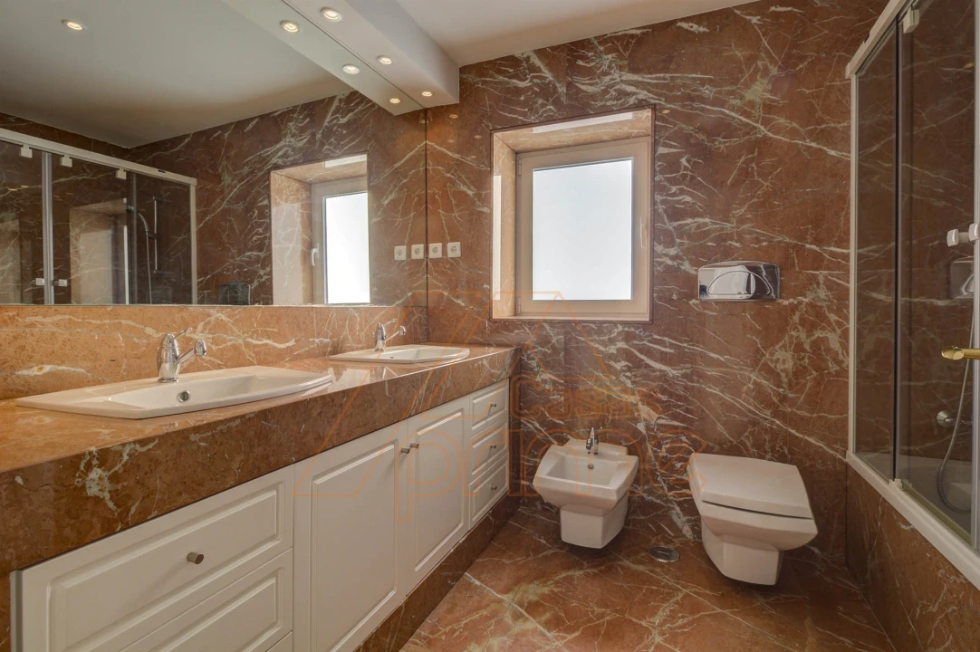 Apartamento T3 para Venda em Sé Nova, Santa Cruz, Almedina e São Bartolomeu Foto 27