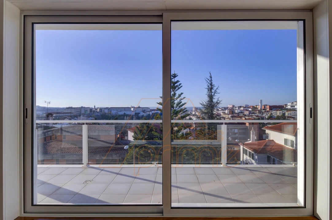 Apartamento T3 para Venda em Sé Nova, Santa Cruz, Almedina e São Bartolomeu Foto 25