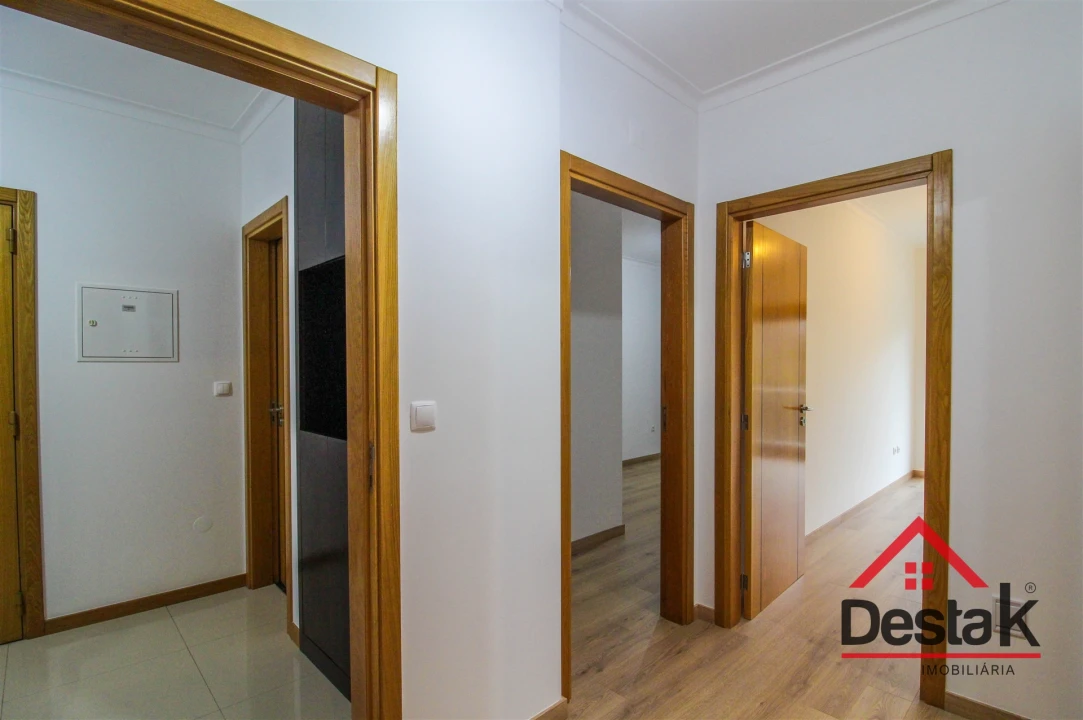 Apartamento T3 para Venda em Repeses e São Salvador Foto 21