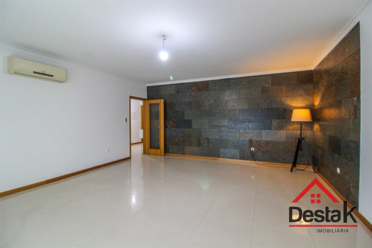 Apartamento T3 para Venda em Repeses e São Salvador Foto 24