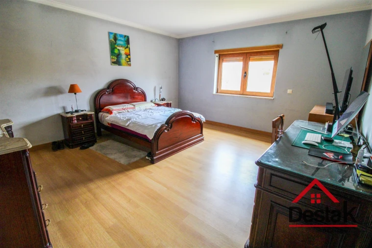 Moradia T5 para Venda em Lordosa Foto 8