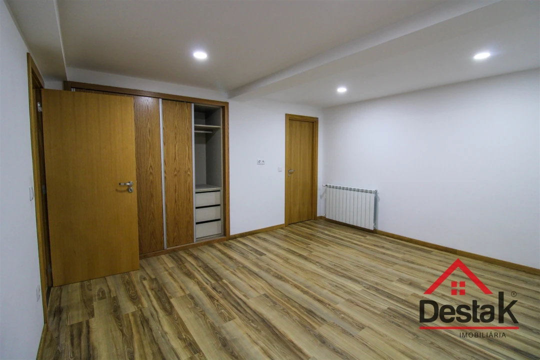 Moradia T5 para Venda em Lordosa Foto 17