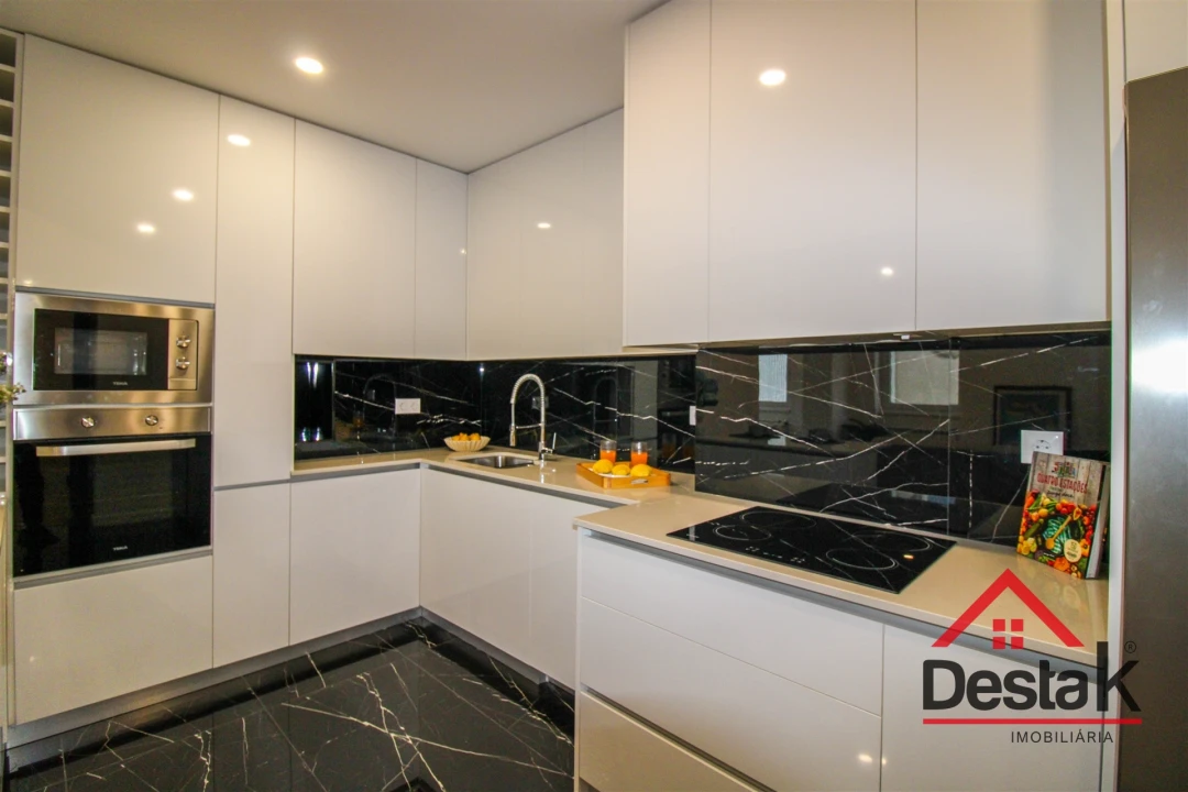 Apartamento T3 para Venda em Viseu Foto 6