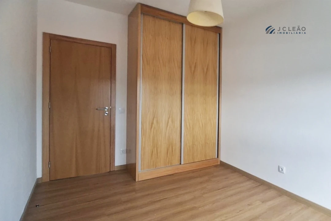 Apartamento T2 para Arrendamento em Paredes Foto 11