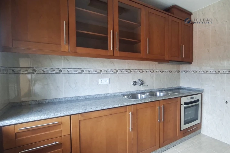 Apartamento T2 para Arrendamento em Paredes Foto 14