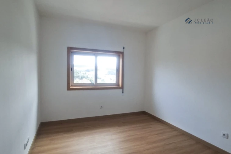 Apartamento T2 para Arrendamento em Paredes Foto 8