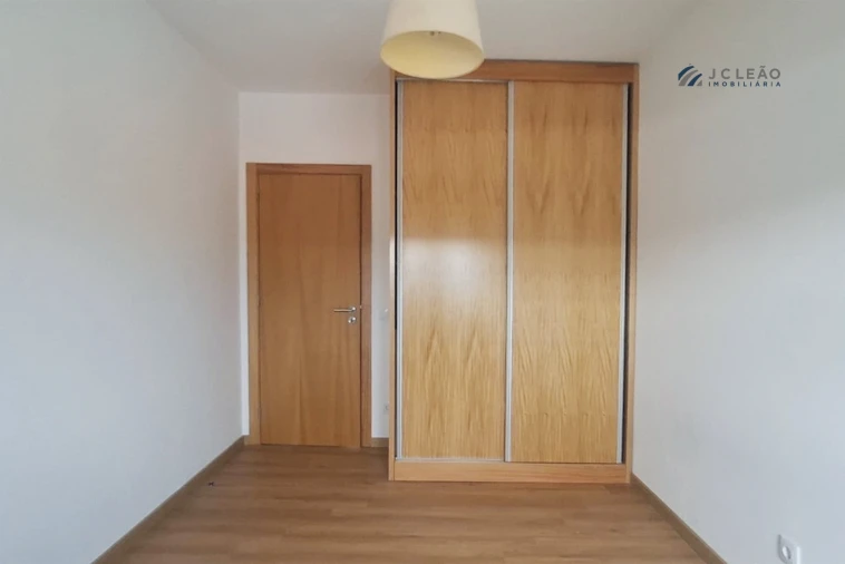 Apartamento T2 para Arrendamento em Paredes Foto 10