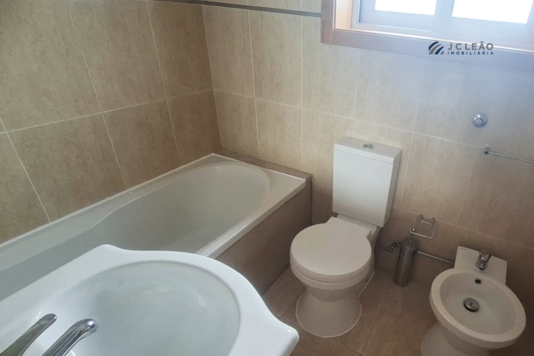 Apartamento T2 para Arrendamento em Paredes Foto 12