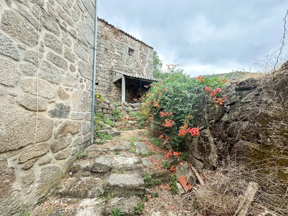 Moradia T5 para Venda em Alpedrinha Foto 98