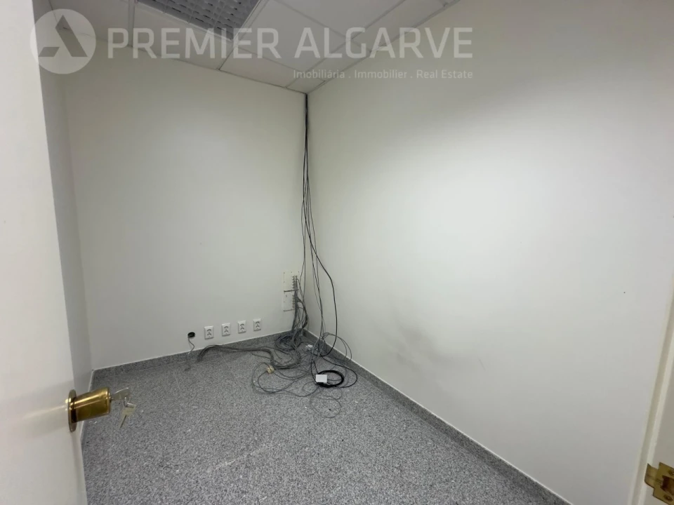 Escritório para Arrendamento em Faro (Sé e São Pedro) Foto 13