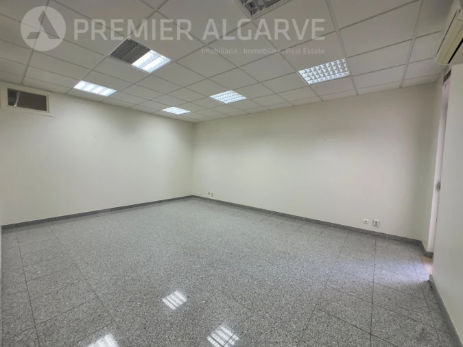 Escritório para Arrendamento em Faro (Sé e São Pedro) Foto 9