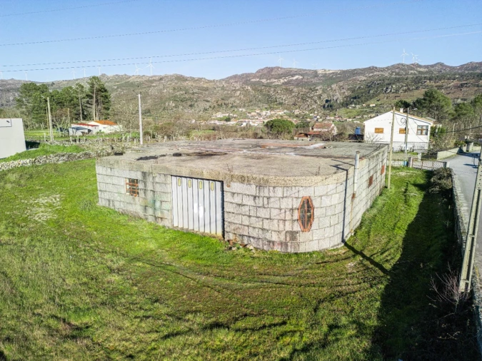 Armazém para Arrendamento em Telões Foto 6