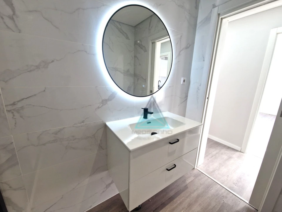 Apartamento T2 para Venda em Amora Foto 7