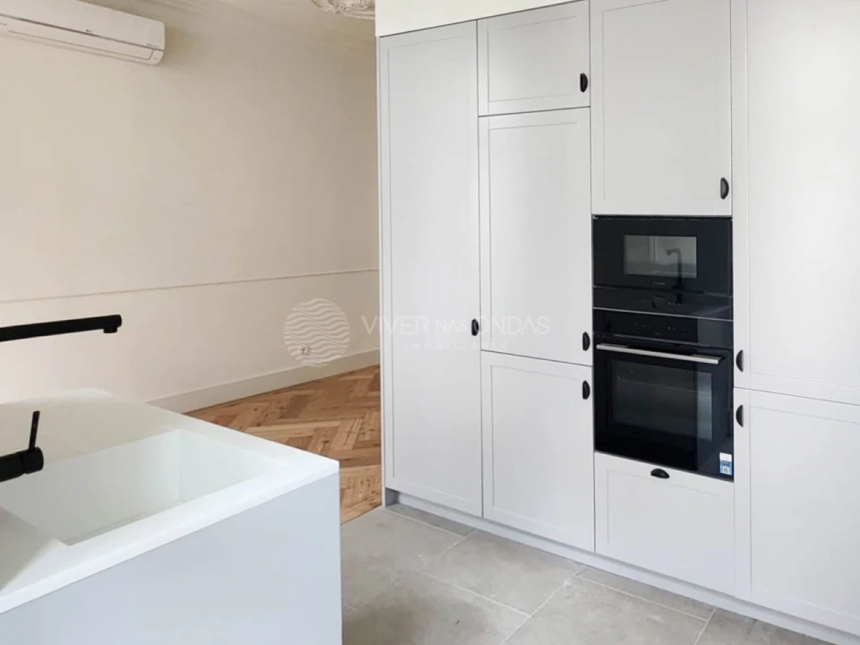 Apartamento T1 para Arrendamento em Santa Maria Maior Foto 6