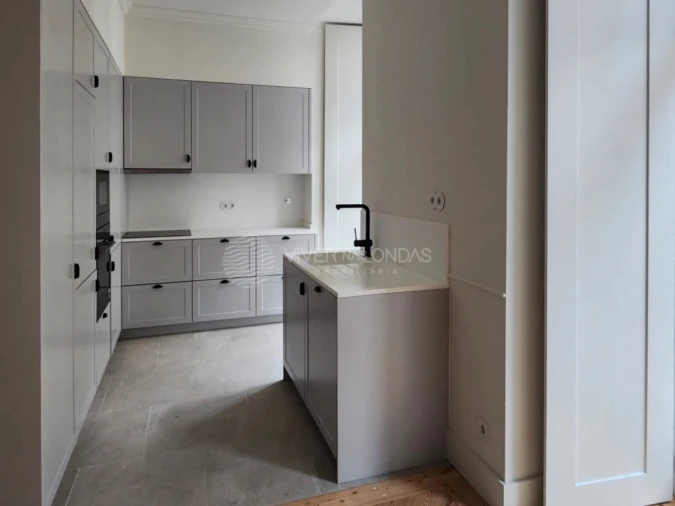 Apartamento T1 para Arrendamento em Santa Maria Maior Foto 3