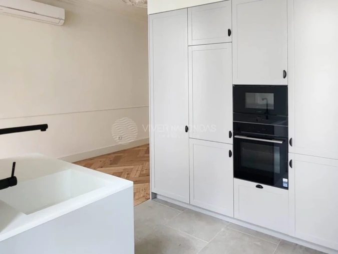 Apartamento T1 para Arrendamento em Santa Maria Maior Foto 6