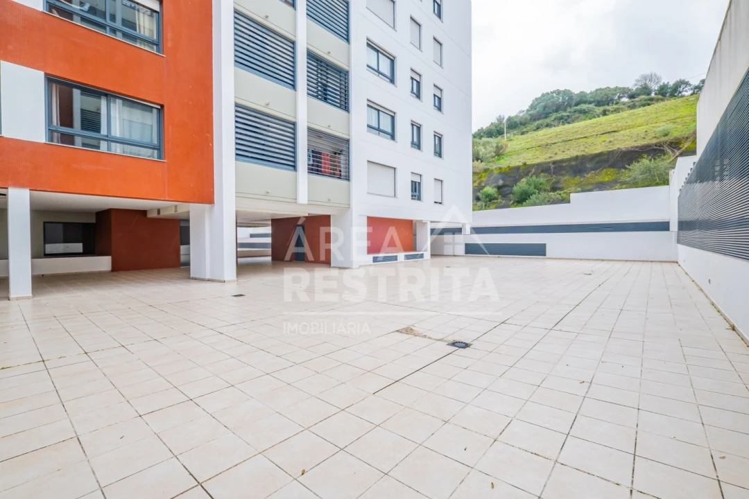 Apartamento T2 para Venda em Loures Foto 2