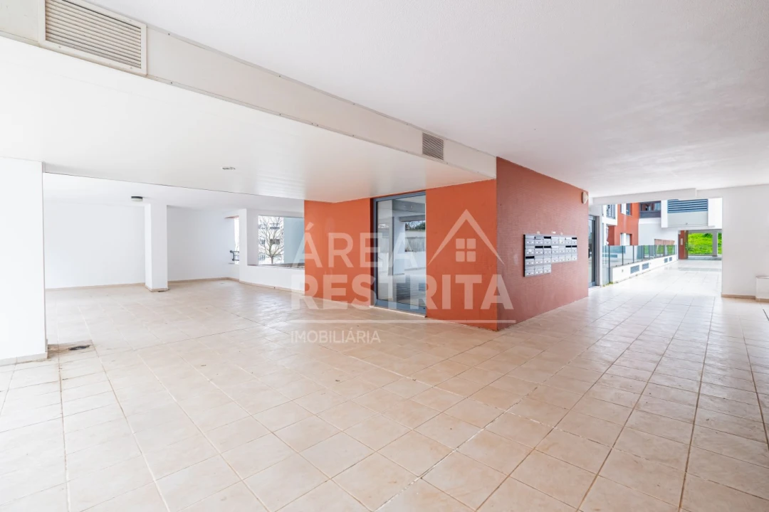 Apartamento T2 para Venda em Loures Foto 4