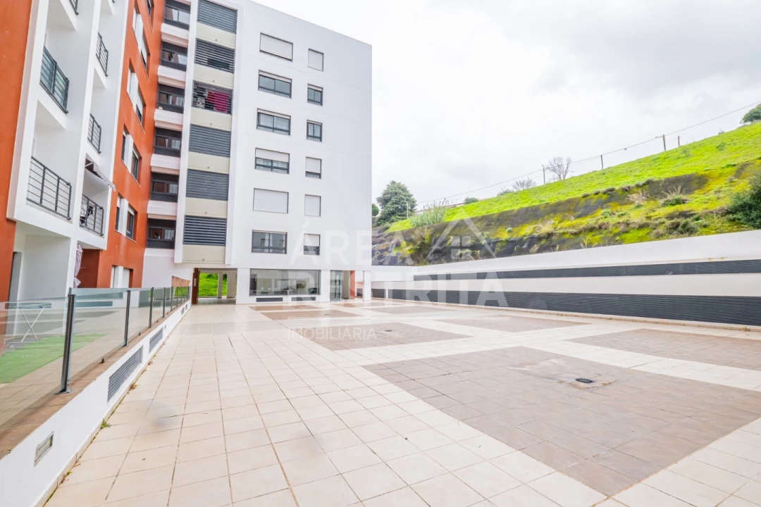 Apartamento T2 para Venda em Loures Foto 5