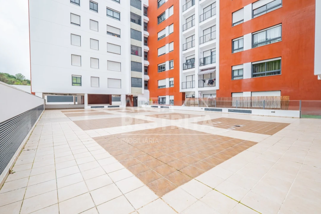 Apartamento T2 para Venda em Loures Foto 8