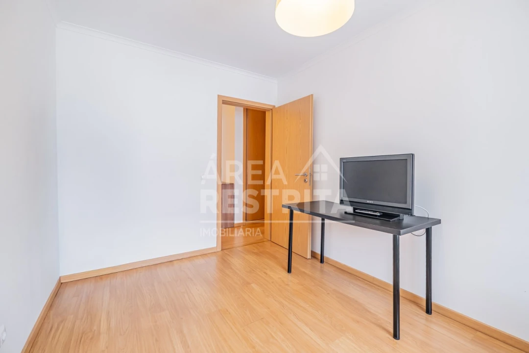 Apartamento T2 para Venda em Loures Foto 43