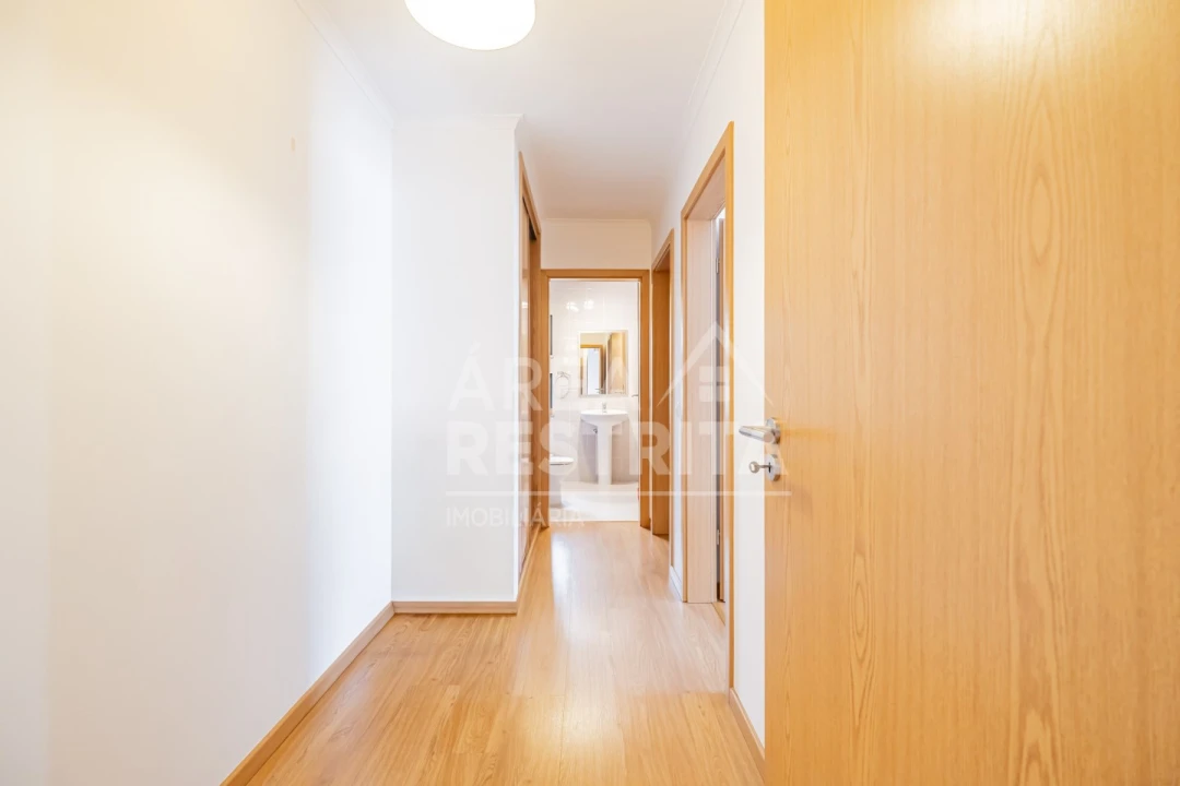 Apartamento T2 para Venda em Loures Foto 45