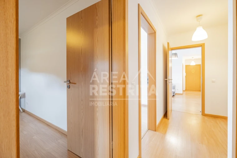 Apartamento T2 para Venda em Loures Foto 33