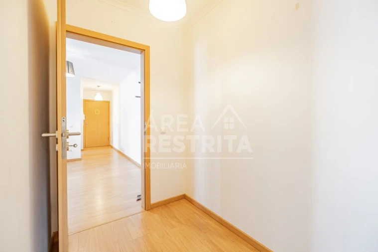 Apartamento T2 para Venda em Loures Foto 44