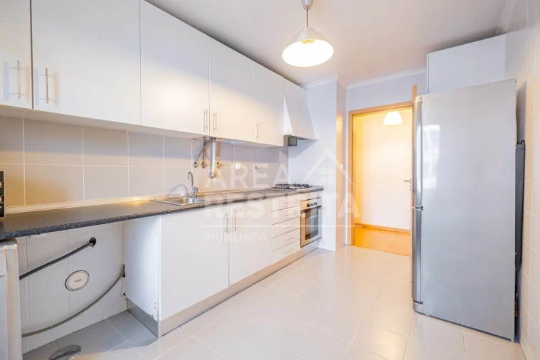 Apartamento T2 para Venda em Loures Foto 54