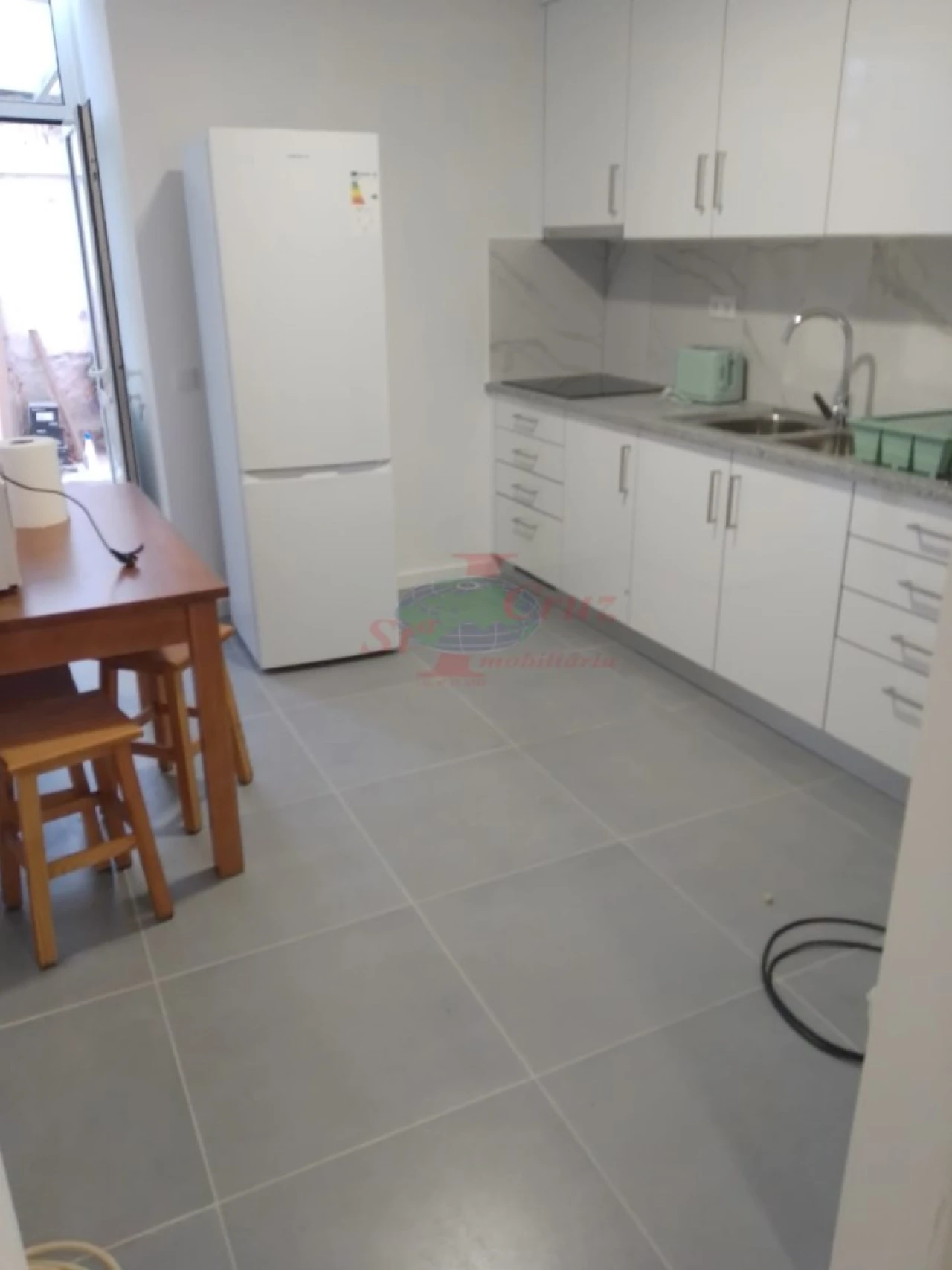 Quarto para Arrendamento em Sé Nova, Santa Cruz, Almedina e São Bartolomeu Foto 3