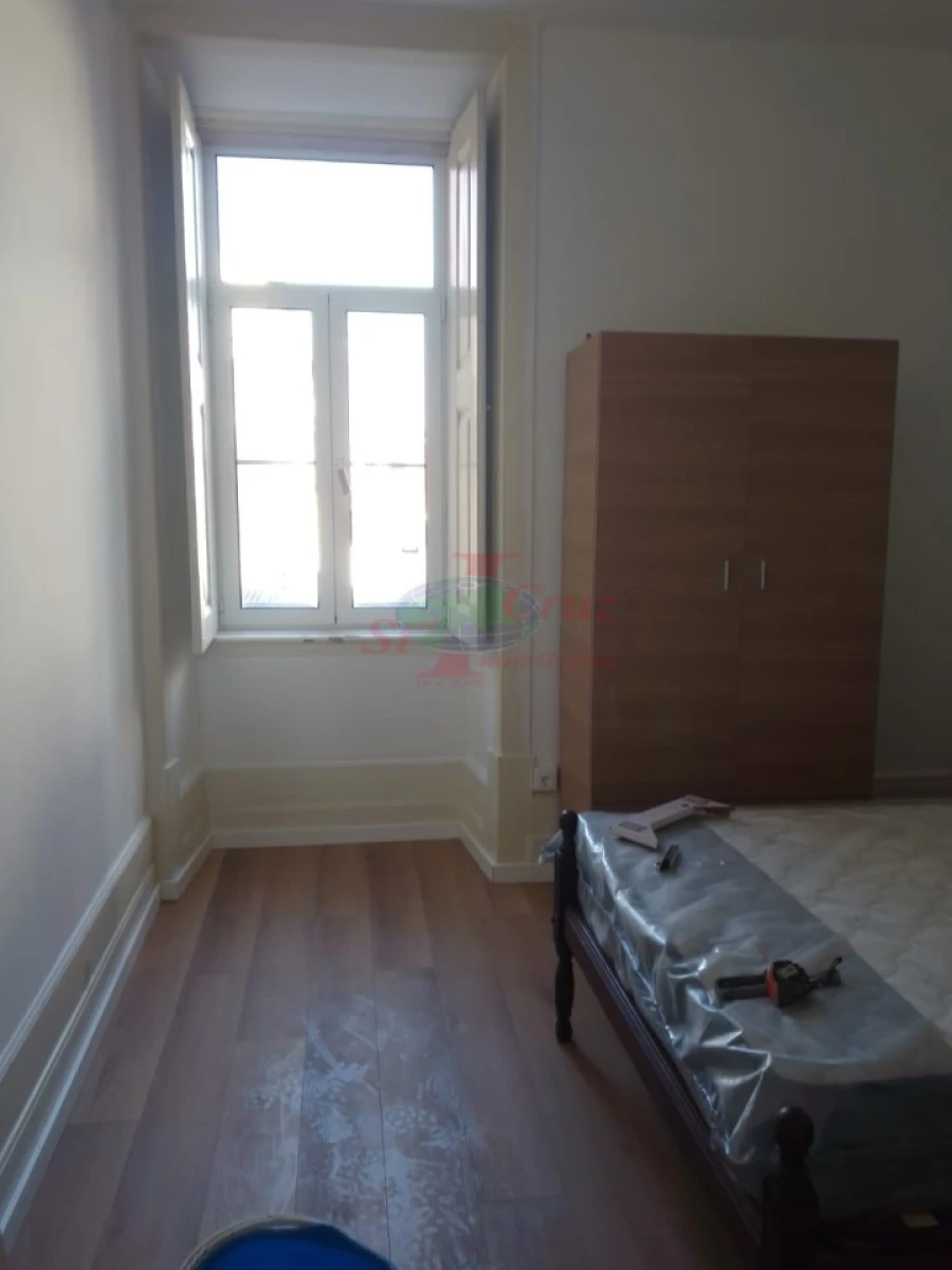 Quarto para Arrendamento em Sé Nova, Santa Cruz, Almedina e São Bartolomeu Foto 2