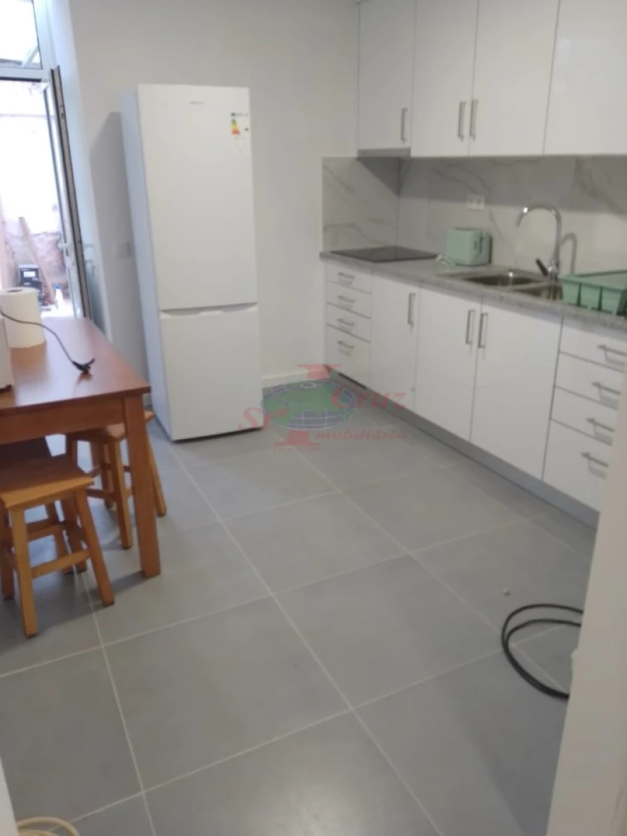 Quarto para Arrendamento em Sé Nova, Santa Cruz, Almedina e São Bartolomeu Foto 3