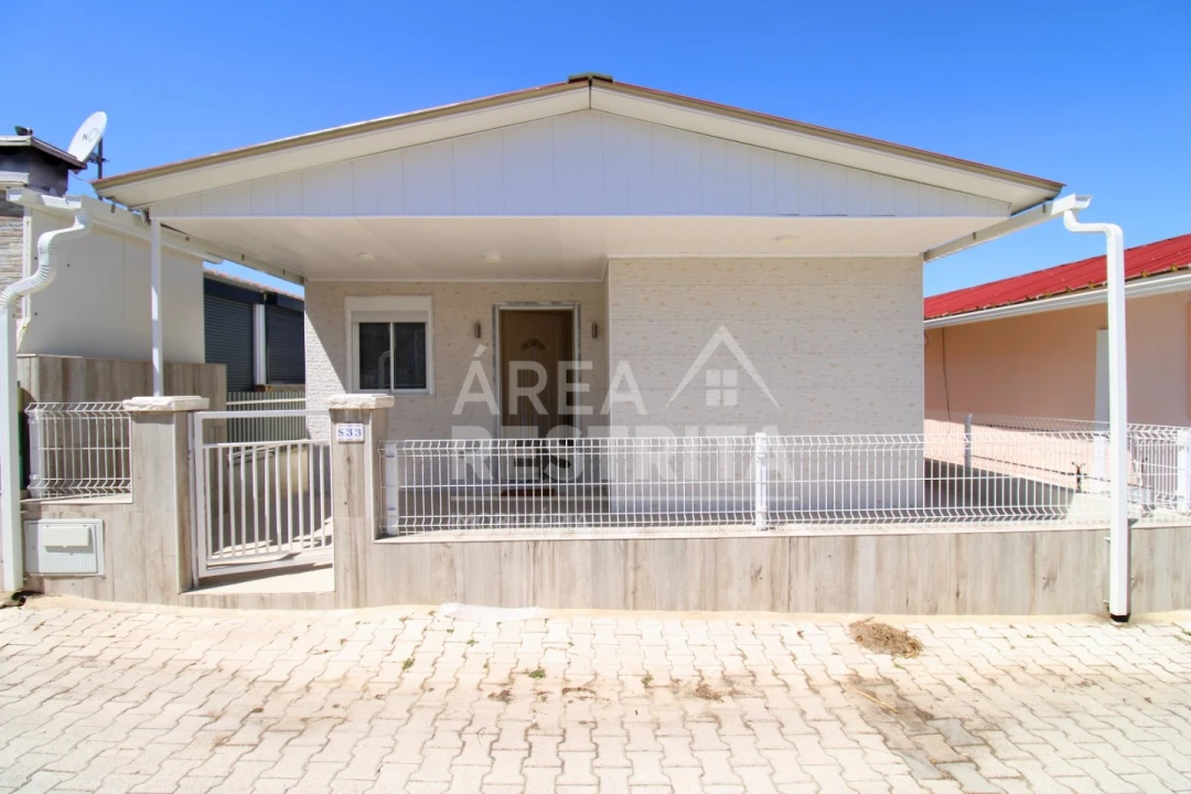 Moradia T2 para Venda em Fernao Ferro Foto 1