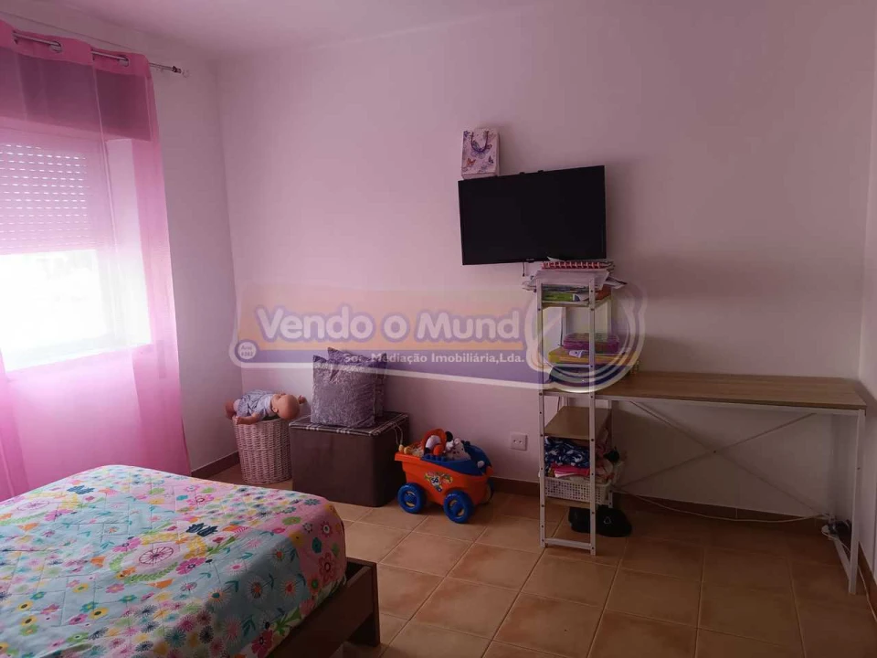Apartamento T1 para Venda em Benavente Foto 9