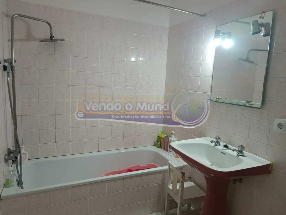 Apartamento T1 para Venda em Benavente Foto 17