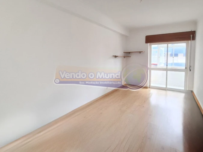 Apartamento T3 para Venda em Benavente Foto 17