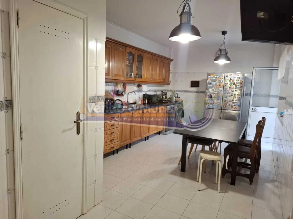 Apartamento T3 para Venda em Benavente Foto 5