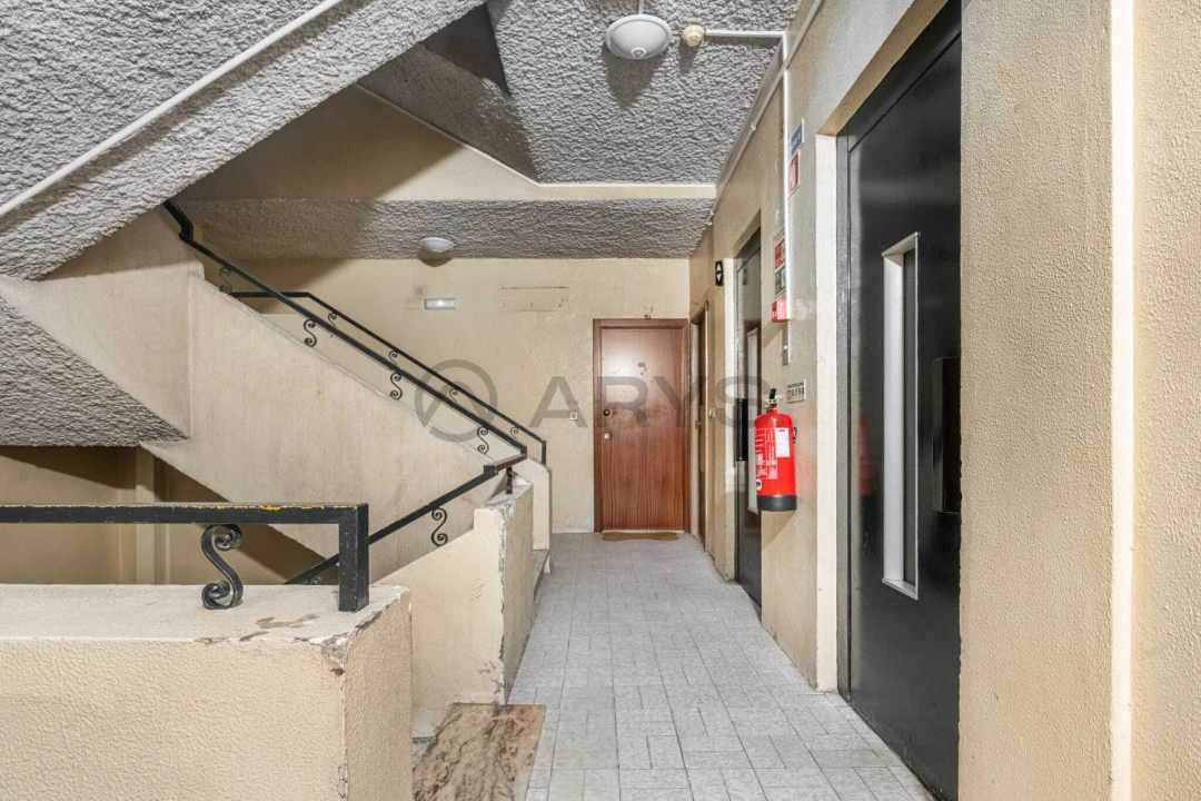 Apartamento T2 para Venda em Braga (Maximinos, Sé e Cividade) Foto 5