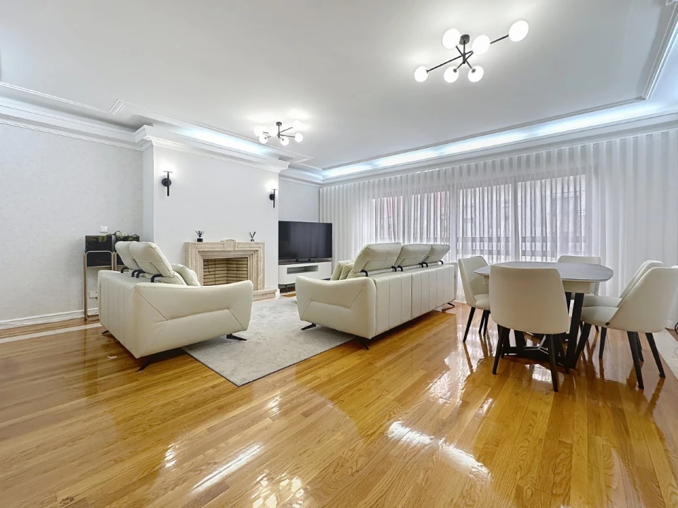 Apartamento T4 para Arrendamento em São Domingos de Benfica Foto 1