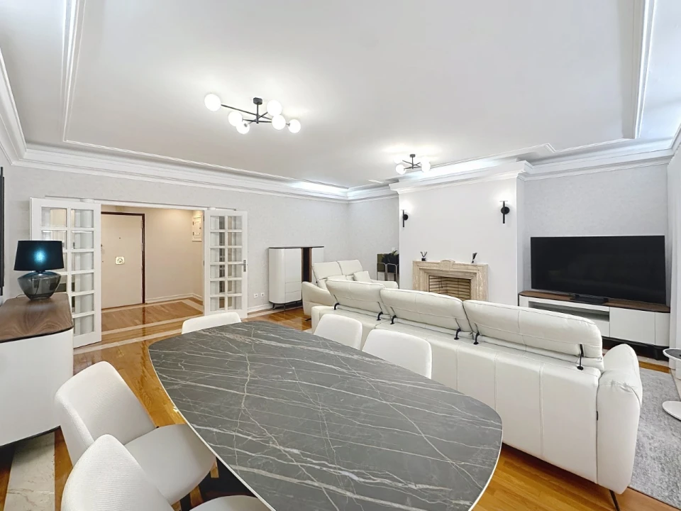 Apartamento T4 para Arrendamento em São Domingos de Benfica Foto 4